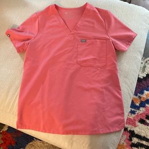 Pink figs top - like new